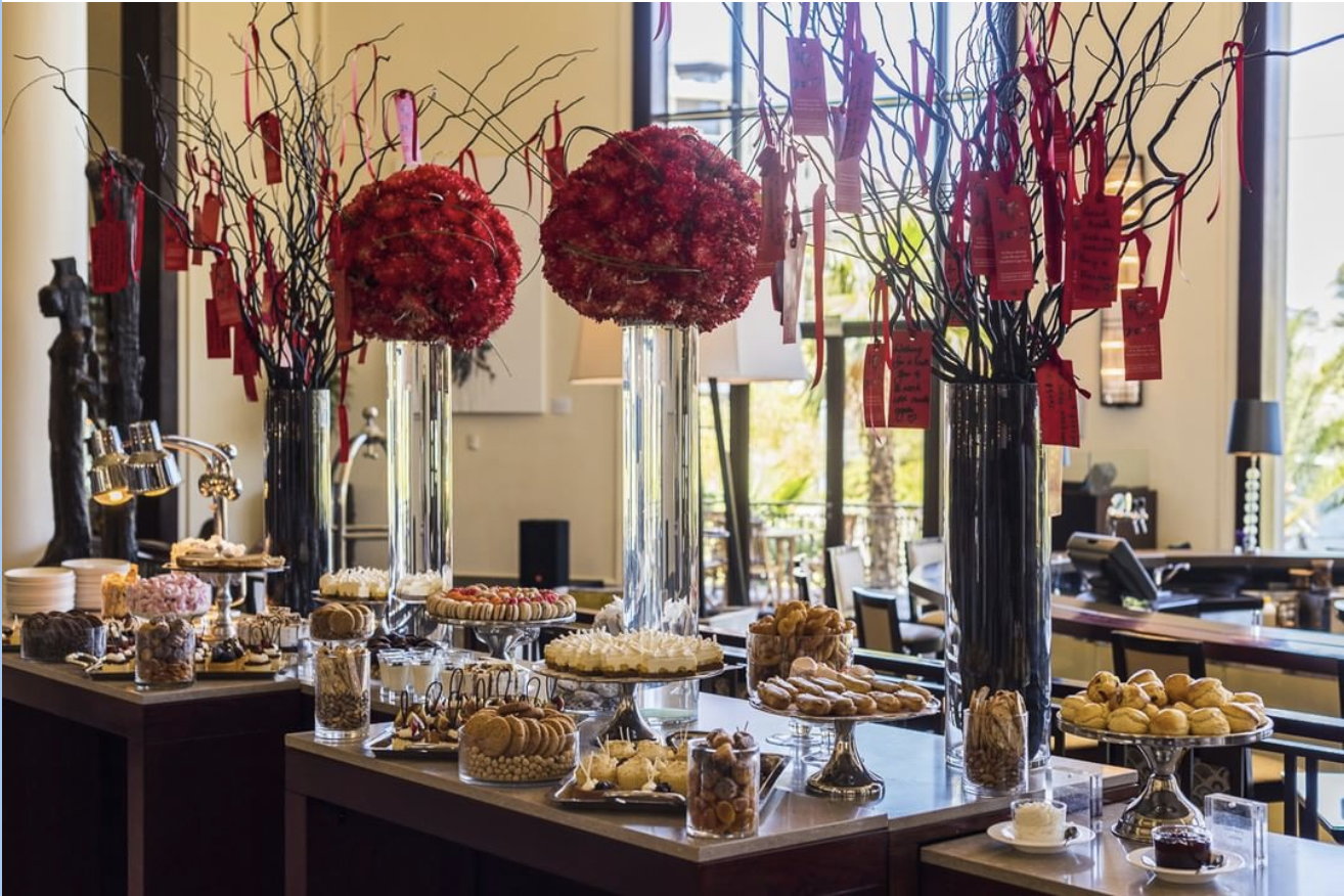Recommendation: 2. Indulge in pink bubbly and gold-leaf pastries at the V&amp;amp;A Waterfront (<a href="https://www.citysightseeing.co.za/en/cape-town/v-a-waterfront">stop 1</a>)