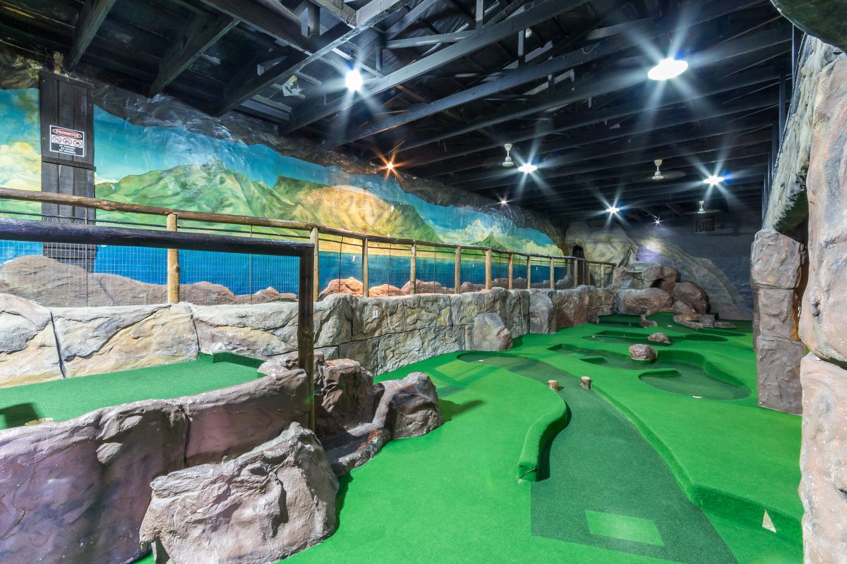 Cave Golf